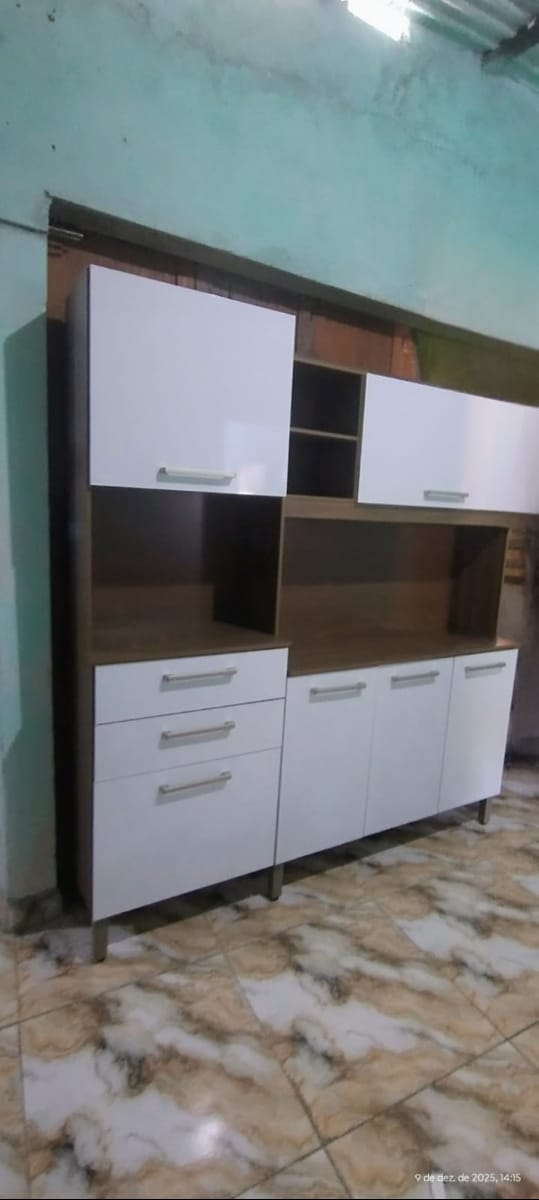 Armário de cozinha branco